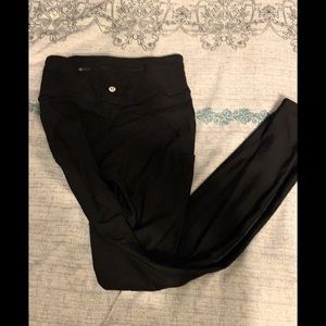 Lululemon legging all black only worn 2 times